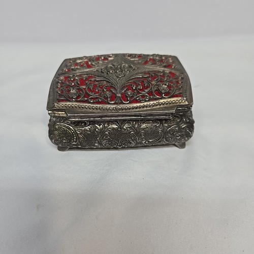 Vtg ornate trinket jewelry box - ornate,